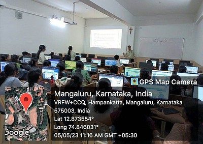 Students attend hands on session in Bioinformatics