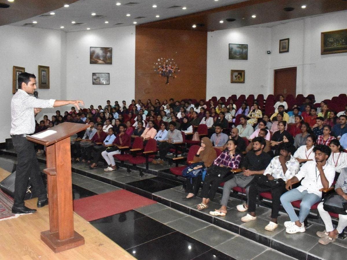 Placement cell holds lecture on public speaking skills
